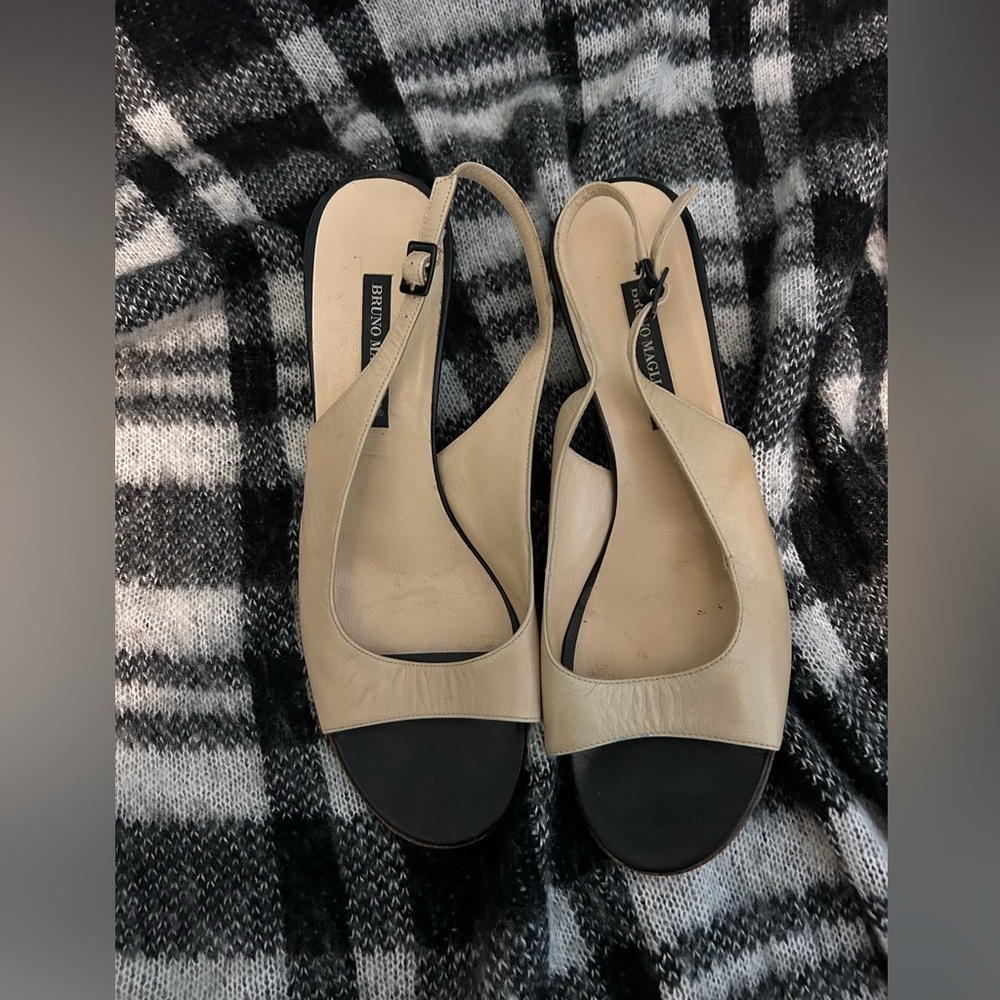 Vintage Bruno Magli slingback nude leather 6.5/37 Italian peep toe kitten heels